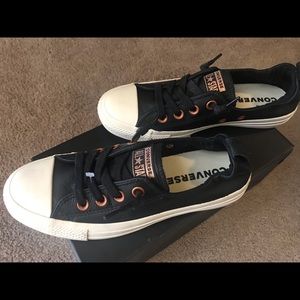 New Women’s Converse Chuck Taylor Shoreline